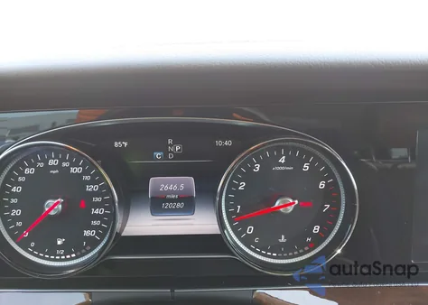 2017 Mercedes-Benz E 300 4Matic z USA, uszkodzony, nr VIN WDDZF4KB0HA075420